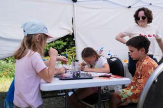 ◳ 2026_06_24__VedaFest__Adam_Horak__deti, FCHT, stanek__fullres__128 (jpg) → (výška 215px)