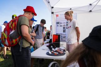 ◳ 2026_06_24__VedaFest__Adam_Horak__FCHT, stanek__fullres__030 (jpg) → (výška 215px)